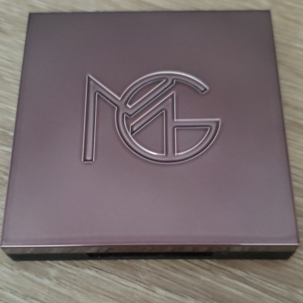 Makeup Geek duochrome highlighter in celestial